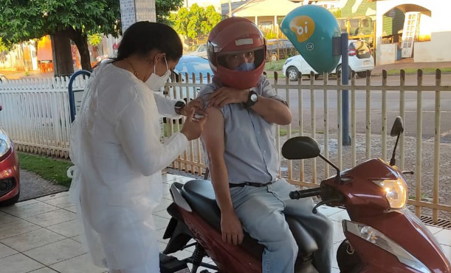 PEABIRU - REGIONAL DE SAUDE DE CAMPO MOURÃO - Municípios do Paraná vacinam contra a Covid-10 durante todo o feriado prolongado - Peabiru, 04/06/2021 - Foto: SESA
