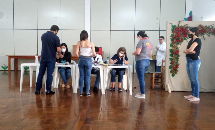 REGIONAL DE SAÚDE DE CASCAVEL - O feriado prolongado de Corpus Christi está sendo de vacinação em municípios de muitas Regionais de Saúde do Paraná, dando sequência à imunização contra a Covid-19 nos grupos prioritários
