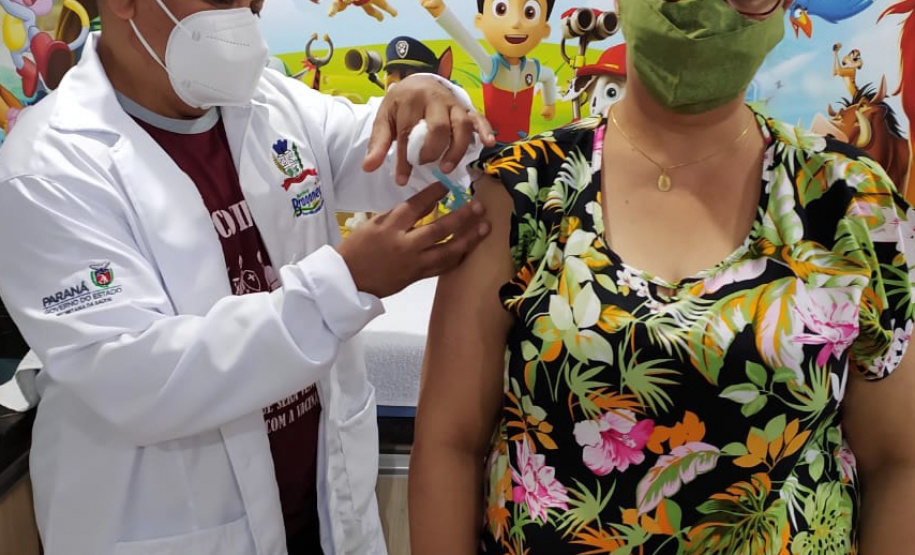 REGIONAL DE SAÚDE DE CASCAVEL - O feriado prolongado de Corpus Christi está sendo de vacinação em municípios de muitas Regionais de Saúde do Paraná, dando sequência à imunização contra a Covid-19 nos grupos prioritários