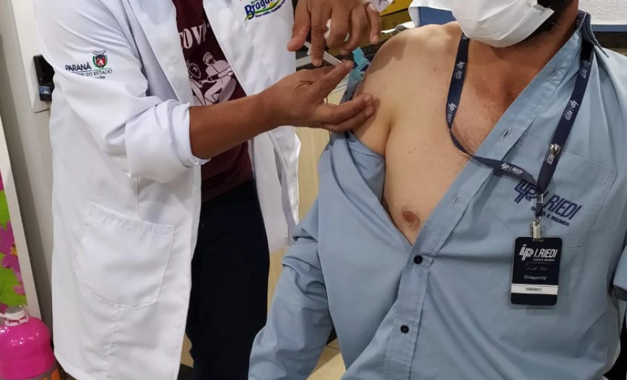 REGIONAL DE SAÚDE DE CASCAVEL - O feriado prolongado de Corpus Christi está sendo de vacinação em municípios de muitas Regionais de Saúde do Paraná, dando sequência à imunização contra a Covid-19 nos grupos prioritários