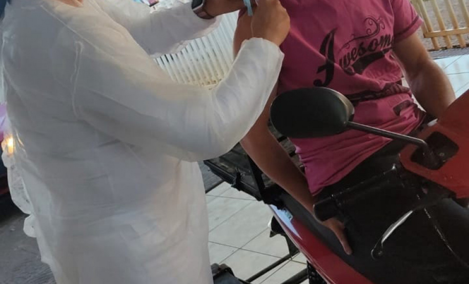 PEABIRU - REGIONAL DE SAUDE DE CAMPO MOURÃO - Municípios do Paraná vacinam contra a Covid-10 durante todo o feriado prolongado - Peabiru, 04/06/2021 - Foto: SESA