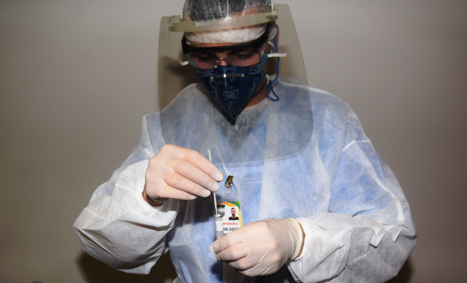 Em três dias, Saúde aplica 458 testes da Covid-19 no Aeroporto Internacional Afonso Pena. Foto: Américo Antonio/SESA