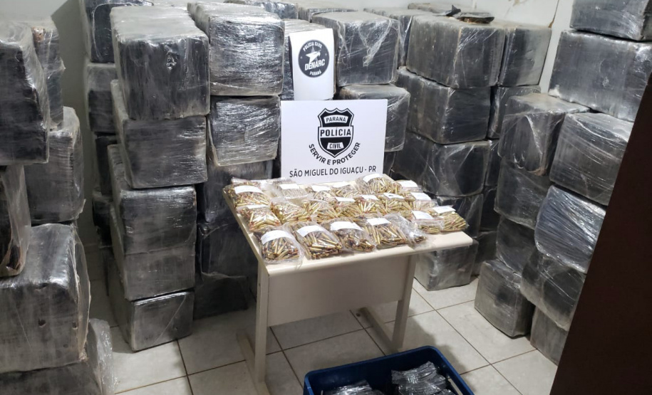 Polícia Civil do Paraná apreende 2 toneladas de maconha e milhares de munições do crime organizado. Foto:SESP
