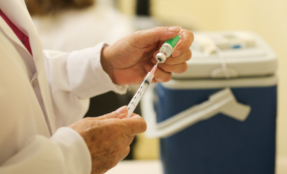 Vacinacao HR Foto: Geraldo Bubniak/AEN