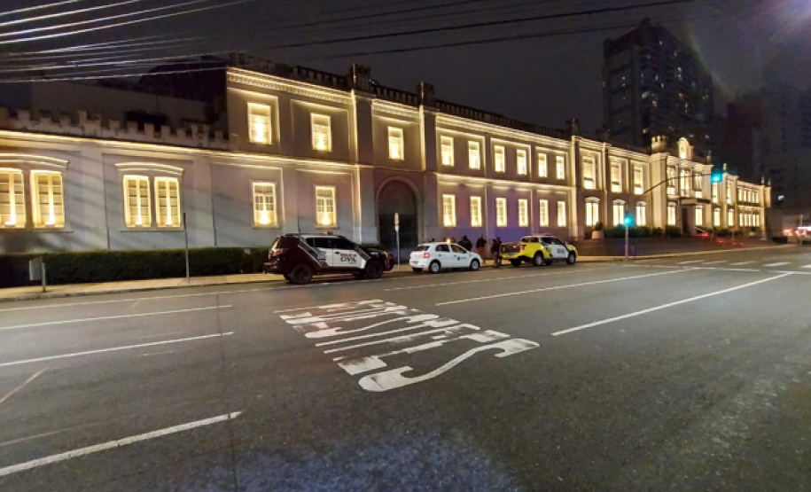 As atividades da Ação Integrada de Fiscalização Urbana (AIFU), coordenada pela Polícia Militar durante o feriado prolongado de Corpus Christi resultaram em 14 estabelecimentos comerciais fechados e quatro pessoas encaminhadas em Curitiba (desacato e desobediência, perturbação do sossego e perigo de propagação de doença contagiosa). - Curitiba, 07/06/2021 - Foto: SESP/PR