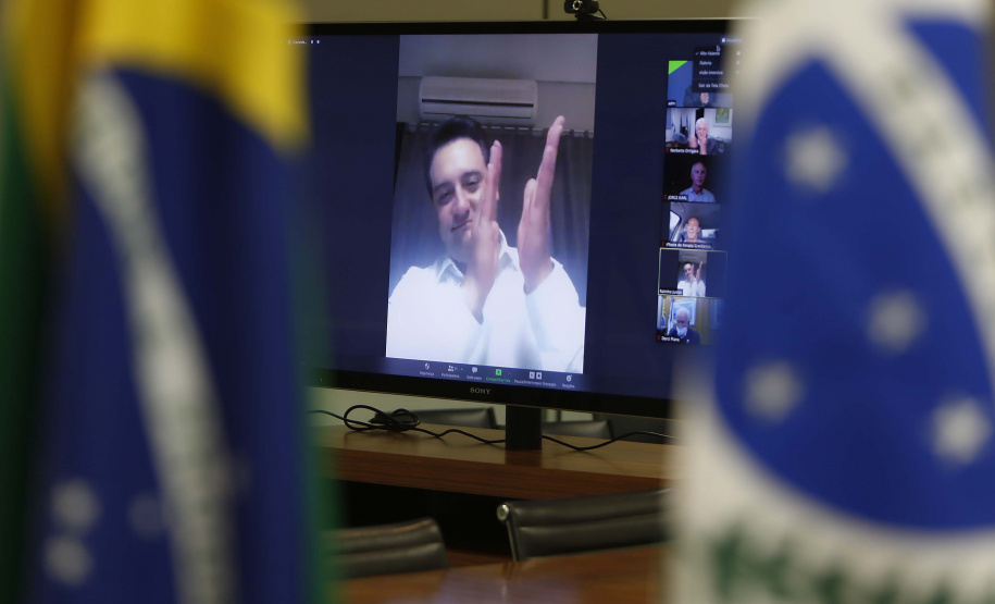 Seis cooperativas paranaenses se reuniram e projetam investir R$ 3 bilhões na construção de uma fábrica de malte em Ponta Grossa, nos Campos Gerais. O empreendimento, que conta com apoio do programa de incentivos do Governo do Estado, foi confirmado nesta segunda-feira (7), em reunião virtual entre os representantes das cooperativas com o governador Carlos Massa Ratinho Junior e a prefeita Elizabeth Schmidt.
Foto: Jonathan Campos/AEN