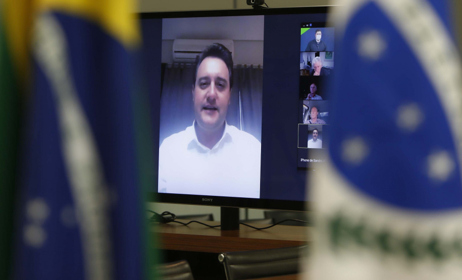 Seis cooperativas paranaenses se reuniram e projetam investir R$ 3 bilhões na construção de uma fábrica de malte em Ponta Grossa, nos Campos Gerais. O empreendimento, que conta com apoio do programa de incentivos do Governo do Estado, foi confirmado nesta segunda-feira (7), em reunião virtual entre os representantes das cooperativas com o governador Carlos Massa Ratinho Junior e a prefeita Elizabeth Schmidt.
Foto: Jonathan Campos/AEN