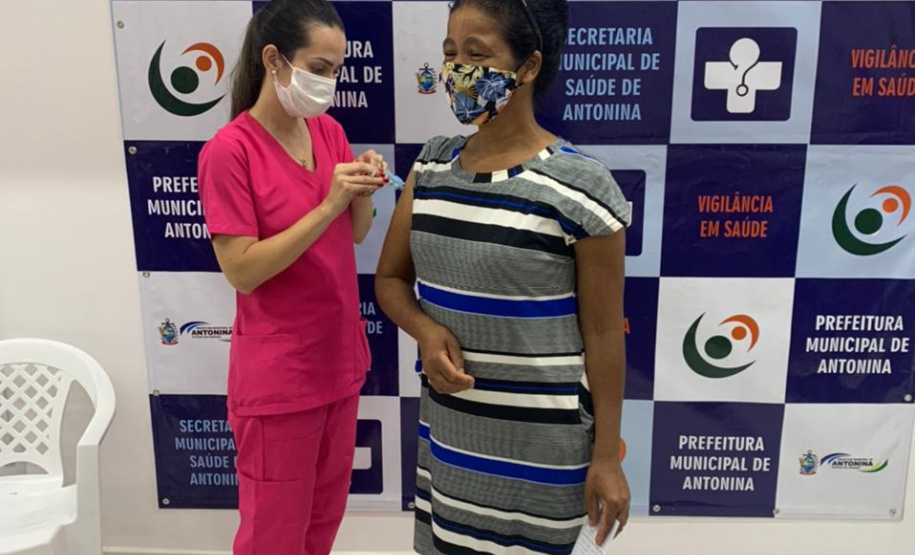 Paranaguá e Antonina, no Litoral, avançam na vacinação e imunizam a população na faixa dos 40 anos. Foto: Prefeitura de Paranaguá. Foto: Prefeitura de Antonina