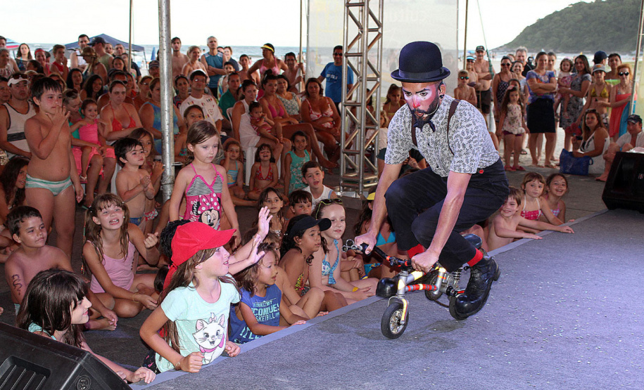 Termina na próxima terça-feira, 15, o período para inscrição no edital 01/2021 da Secretaria de Estado da Comunicação Social e da Cultura, o Trilhando pelo Paraná, que busca contemplar os trabalhadores da cultura na seleção de espetáculos infantis de circo-teatro ou pavilhão. -  Curitiba, 08/06/2021  -  Foto: Rogério Tonetti/Divulgação SECC