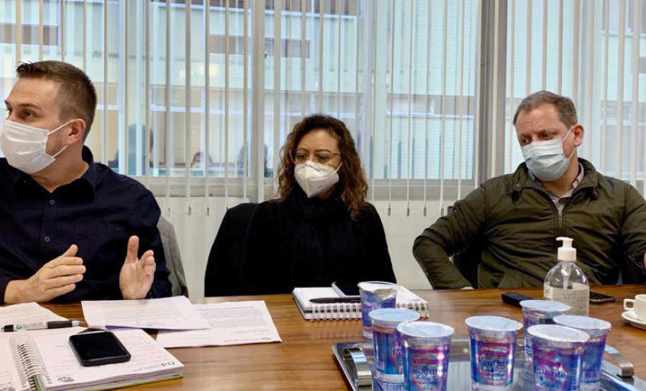 O secretário Estadual da Saúde, Beto Preto, e diretores da Sesa receberam na manhã de hoje (8) o presidente do Conselho de Secretarias Municipais de Saúde (Cosems), Ivoliciano Leonarchik, e representantes da entidade, para discussão e novas pactuações relacionadas ao enfrentamento da Covid-19.  -  Curitiba, 08/06/2021  -  Foto: SESA-PR