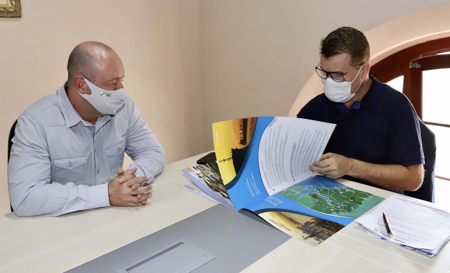 Revista Navio a Bordo. Foto: Claudio Neves