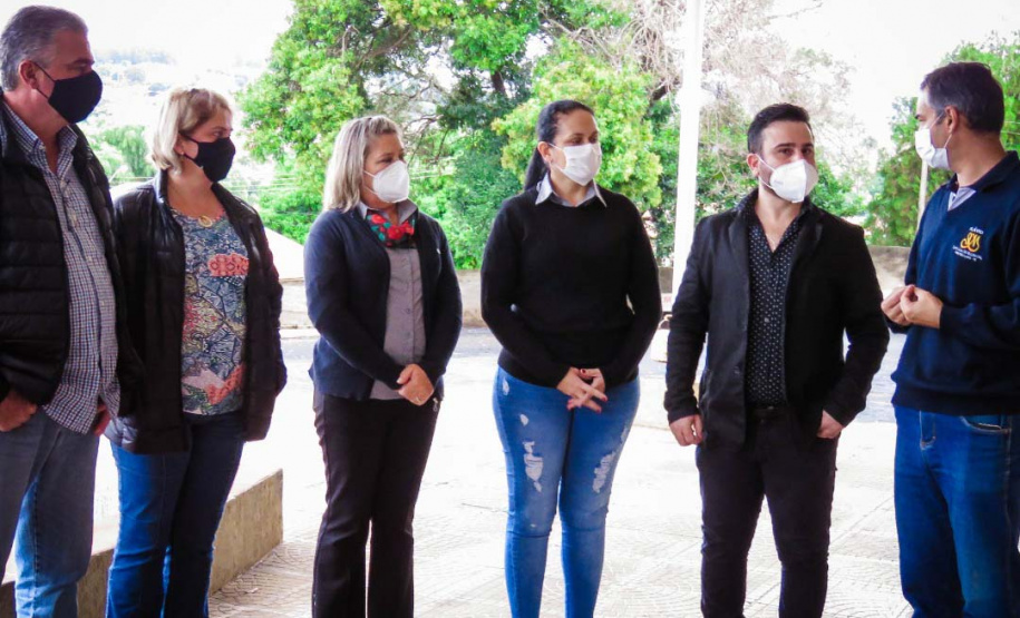 Governo do Estado realiza repasse que viabiliza aquisição de aparelho de raio X na Santa Casa de Misericórdia de Ribeirão Claro
. Foto: Prefeitura de Ribeirão Claro