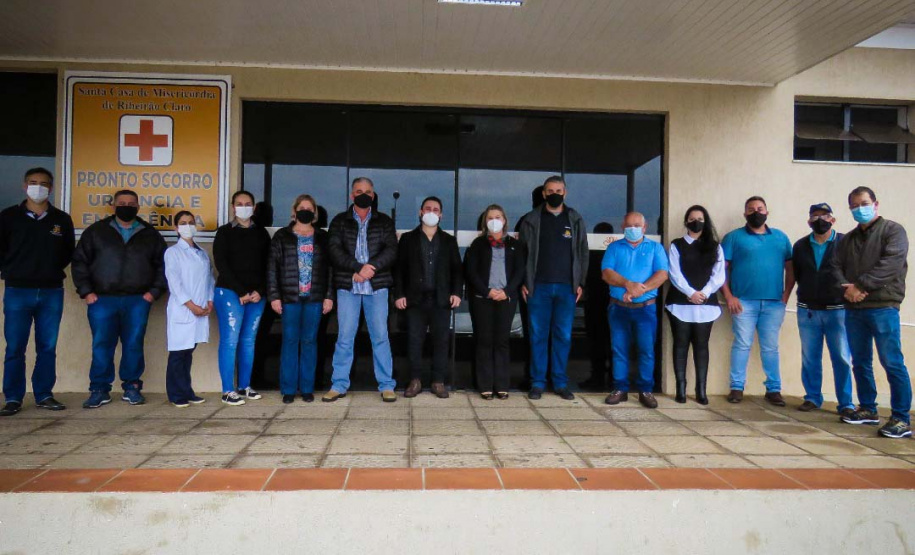 Governo do Estado realiza repasse que viabiliza aquisição de aparelho de raio X na Santa Casa de Misericórdia de Ribeirão Claro
. Foto: Prefeitura de Ribeirão Claro