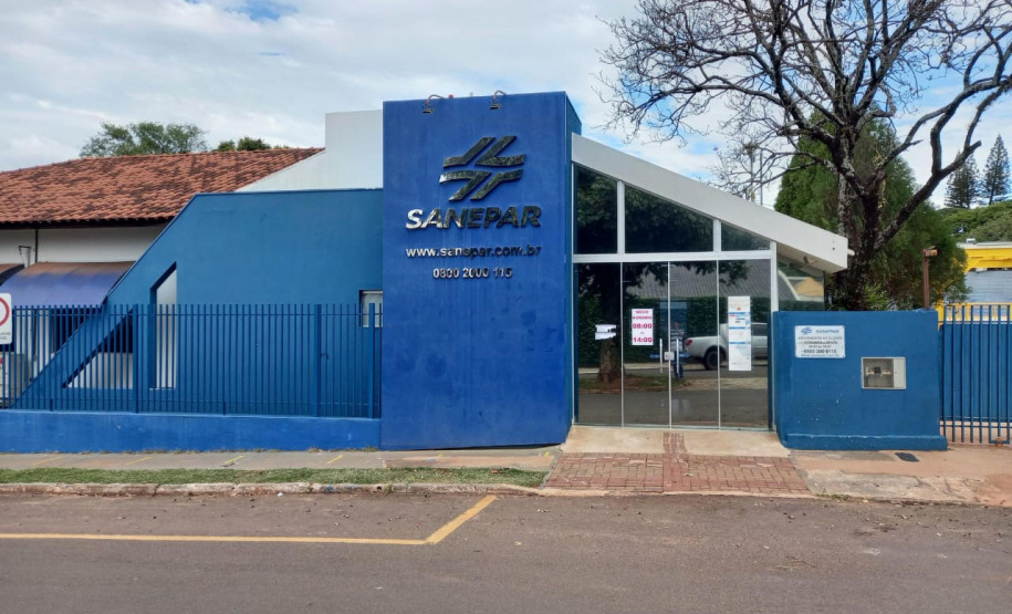 A Central de Relacionamento da Sanepar em Paranavaí tem novo horário de atendimento ao público. A partir desta quarta-feira (9), o escritório de atendimento está funcionando das 8h às 14h, de segunda a sexta-feira, permitindo que os clientes utilizem o intervalo de almoço para irem à Sanepar. A Central fica na Avenida Presidente Juscelino Kubitschek de Oliveira nº 780.  -  Foto: Sanepar