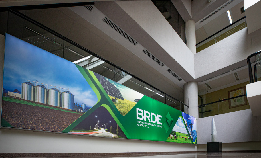Banco Regional de Desenvolvimento do Extremo Sul - BRDE - Agência PR - Foto: RODOLFO BUHRER