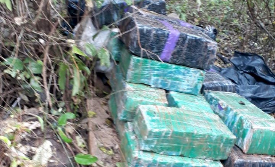 Um trabalho de inteligência do 5º Comando Regional da PM (5º CRPM) na região Oeste do Estado resultou na apreensão de 1,1 tonelada de maconha e no encaminhamento de seis pessoas nesta quinta-feira (10) na cidade de Santa Helena.  -  Curitiba, 11/06/2021  -  Foto: PMPR