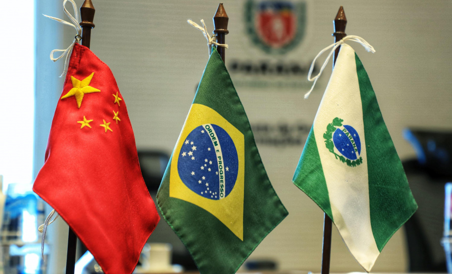 Integrantes do Grupo de Trabalho do Plano Estadual Ferroviário detalharam nesta sexta-feira (11) o projeto de execução da Nova Ferroeste a representantes do Consulado da China em São Paulo. Participaram do encontro virtual a cônsul no estado, Chen Peijie, e o conselheiro comercial He Jim. - Curitiba, 11/06/2021 - Foto: José Fernando Ogura/AEN