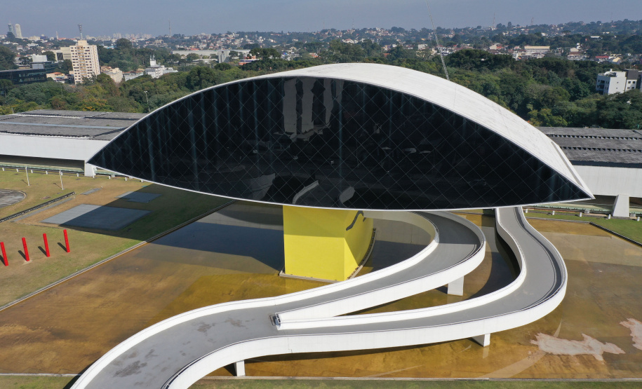 MON apresenta a exposição da artista Kika Costa - Foto: Alessandro Vieira/AEN