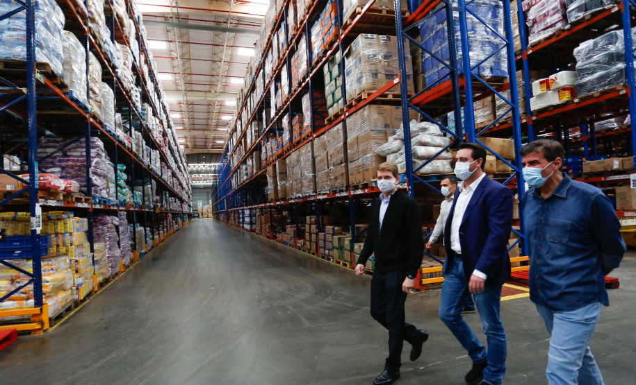 O governador Carlos Massa Ratinho Junior participou nesta sexta-feira (11), em Cambé, no Norte do Estado, da inauguração do Muffato Foods, um dos mais modernos centros de processamento de alimentos do Paraná, que recebeu investimento de R$ 170 milhões.Foto: Jonathan Campos/AEN