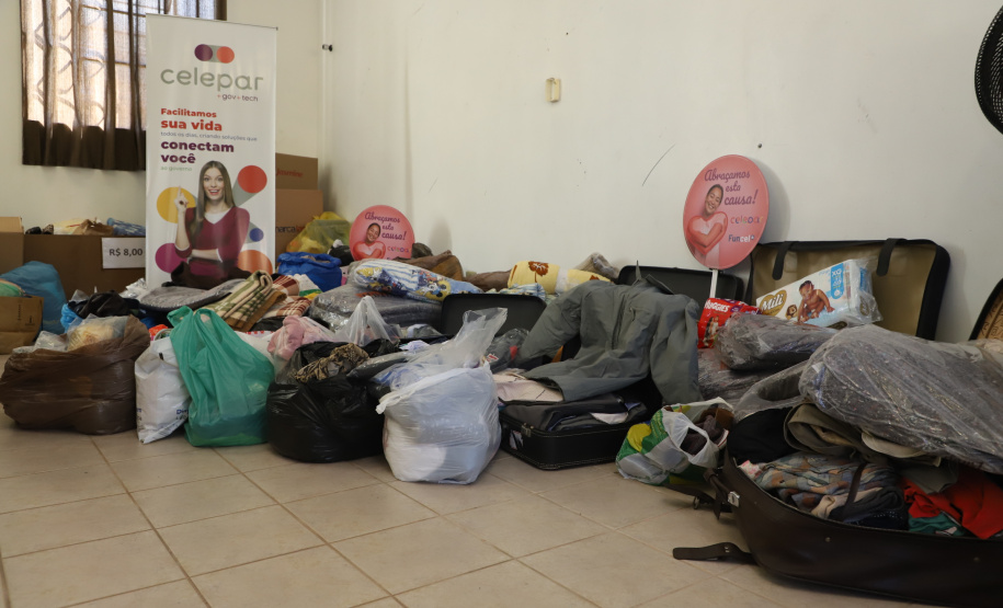 Mais de 300 famílias em situação de vulnerabilidade serão beneficiadas com a doação de 730 itens arrecadados pela Celepar (Companhia de Tecnologia da Informação e Comunicação do Paraná)