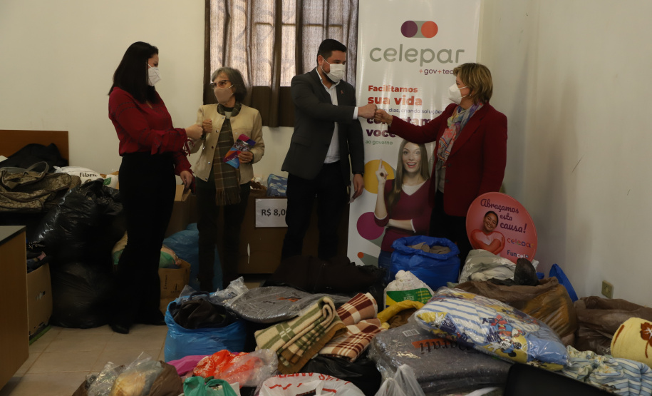 Mais de 300 famílias em situação de vulnerabilidade serão beneficiadas com a doação de 730 itens arrecadados pela Celepar (Companhia de Tecnologia da Informação e Comunicação do Paraná)