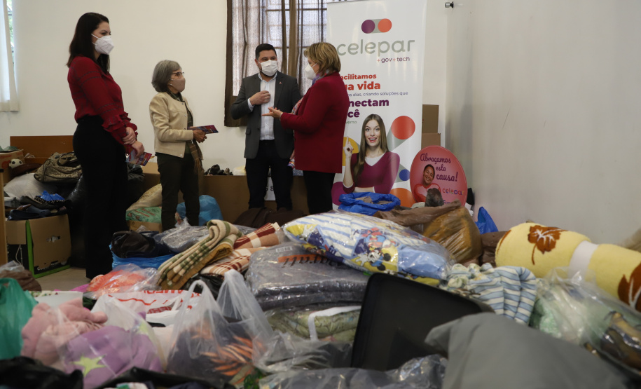 Mais de 300 famílias em situação de vulnerabilidade serão beneficiadas com a doação de 730 itens arrecadados pela Celepar (Companhia de Tecnologia da Informação e Comunicação do Paraná)