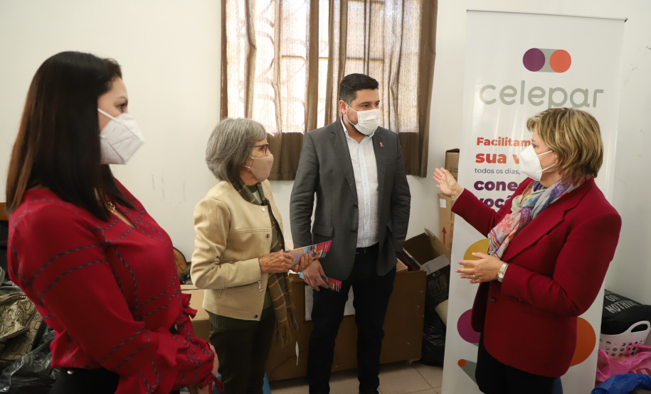 Mais de 300 famílias em situação de vulnerabilidade serão beneficiadas com a doação de 730 itens arrecadados pela Celepar (Companhia de Tecnologia da Informação e Comunicação do Paraná)