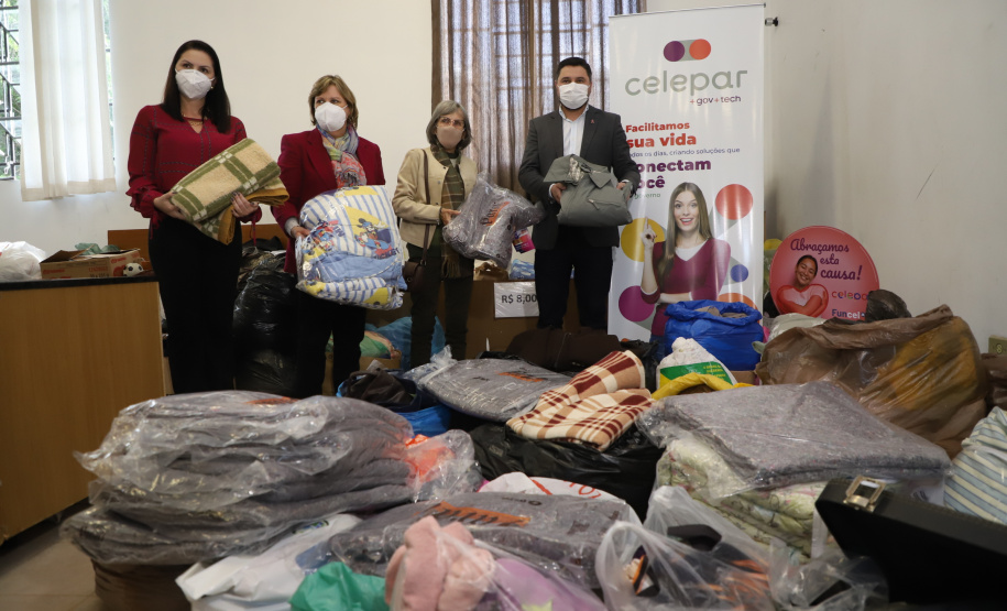 Mais de 300 famílias em situação de vulnerabilidade serão beneficiadas com a doação de 730 itens arrecadados pela Celepar (Companhia de Tecnologia da Informação e Comunicação do Paraná)