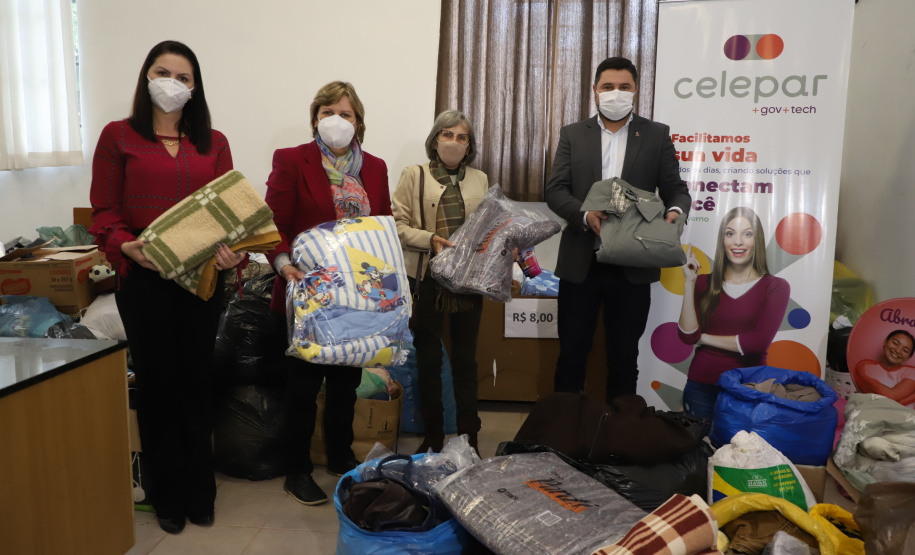 Mais de 300 famílias em situação de vulnerabilidade serão beneficiadas com a doação de 730 itens arrecadados pela Celepar (Companhia de Tecnologia da Informação e Comunicação do Paraná)