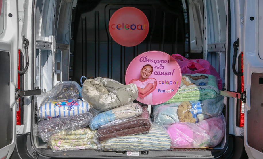 Mais de 300 famílias em situação de vulnerabilidade serão beneficiadas com a doação de 730 itens arrecadados pela Celepar (Companhia de Tecnologia da Informação e Comunicação do Paraná)