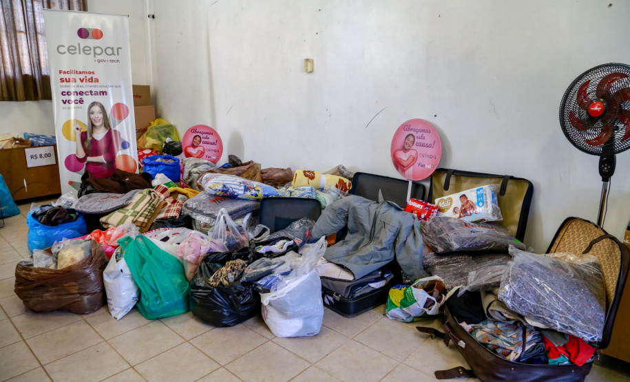 Mais de 300 famílias em situação de vulnerabilidade serão beneficiadas com a doação de 730 itens arrecadados pela Celepar (Companhia de Tecnologia da Informação e Comunicação do Paraná)