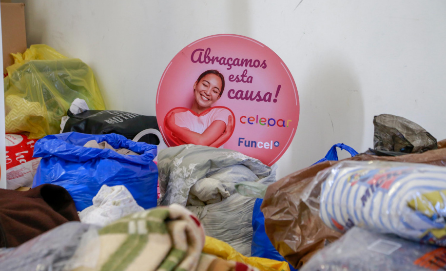 Mais de 300 famílias em situação de vulnerabilidade serão beneficiadas com a doação de 730 itens arrecadados pela Celepar (Companhia de Tecnologia da Informação e Comunicação do Paraná)