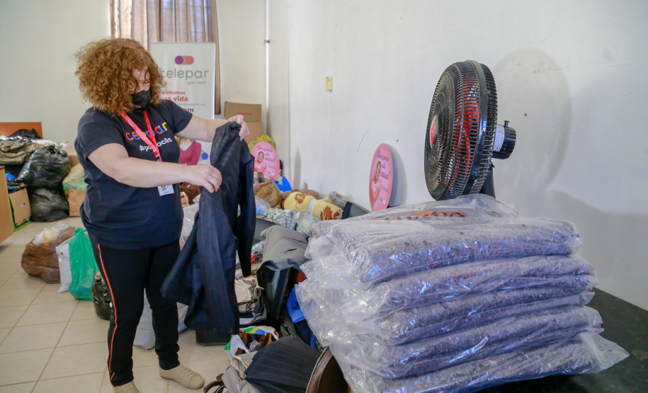 Mais de 300 famílias em situação de vulnerabilidade serão beneficiadas com a doação de 730 itens arrecadados pela Celepar (Companhia de Tecnologia da Informação e Comunicação do Paraná)