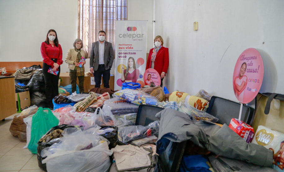 Mais de 300 famílias em situação de vulnerabilidade serão beneficiadas com a doação de 730 itens arrecadados pela Celepar (Companhia de Tecnologia da Informação e Comunicação do Paraná)