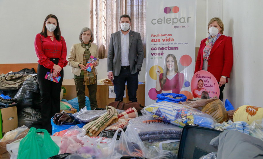 Mais de 300 famílias em situação de vulnerabilidade serão beneficiadas com a doação de 730 itens arrecadados pela Celepar (Companhia de Tecnologia da Informação e Comunicação do Paraná)