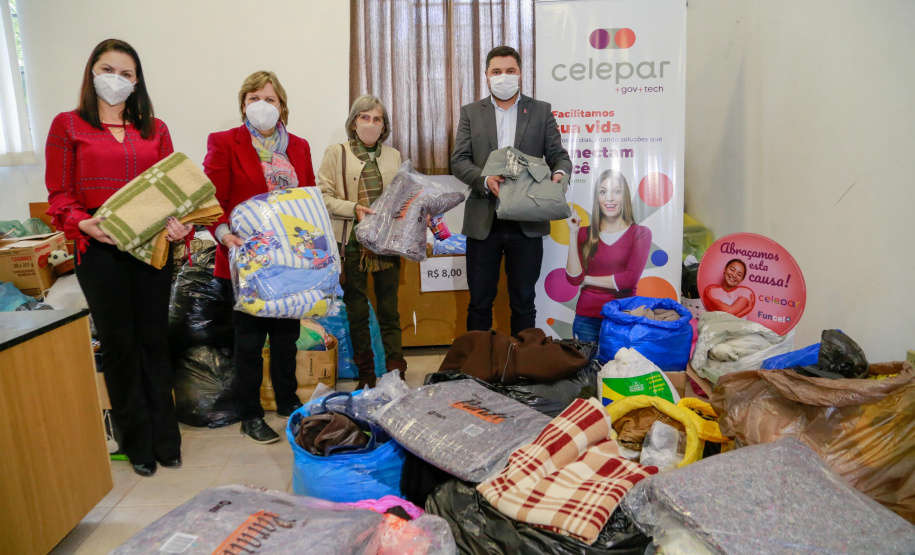 Mais de 300 famílias em situação de vulnerabilidade serão beneficiadas com a doação de 730 itens arrecadados pela Celepar (Companhia de Tecnologia da Informação e Comunicação do Paraná)