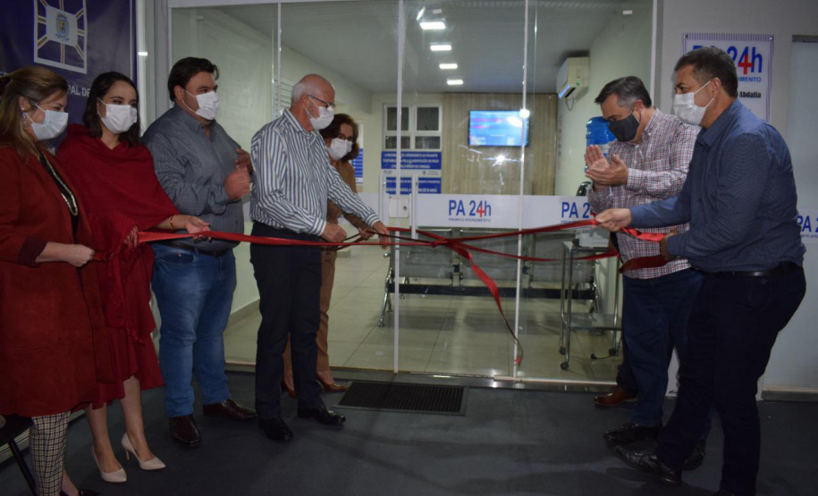 O Governo do Estado repassou dois ventiladores e dois monitores multiparamétricos para o Pronto Atendimento 24 horas de Rolândia, que foi aberto nesta sexta-feira (11). A unidade vai receber pacientes em situações de urgência e emergência e foi ampliada com recursos da prefeitura e da iniciativa privada. - Foto: Bruno Costa