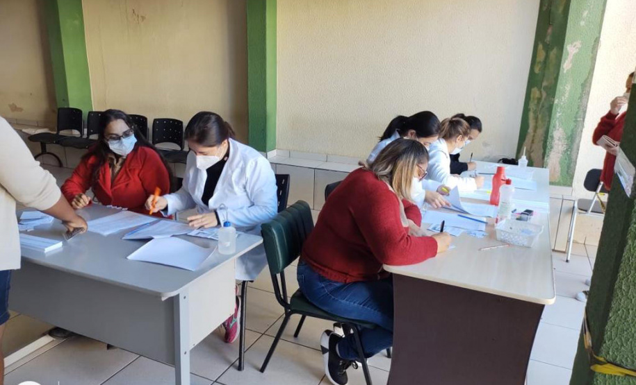 A Secretaria de Estado da Saúde (Sesa) registrou ações de vacinação contra a Covid-19 neste sábado (12) nas 22 Regionais de Saúde do Paraná. A iniciativa faz parte da campanha do Governo do Estado, de vacinação ?De domingo a domingo?. -  Curitiba, 12/06/2021  -  Foto: SESA