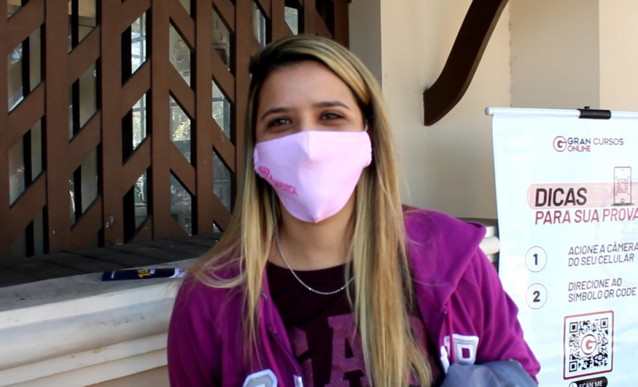 Candidatos de vários estados do Brasil estiveram em Curitiba e outros 27 municípios do Paraná, neste domingo (13/06), para prestar o concurso da Polícia Militar do Paraná (PMPR), o qual oferta duas mil vagas para policiais militares e 400 para bombeiros militares. Os locais de aplicação de provas de conhecimentos gerais foram ampliados e seguiram todos os protocolos de biossegurança. Curitiba, 13/06/2021 - Foto: SESP-PR