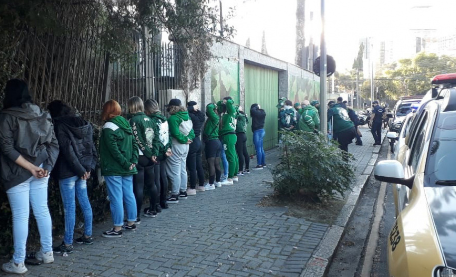 Fiscalizações neste final de semana flagram quase mil pessoas em estabelecimentos comerciais da Capital  -  Curitiba, 13/06/2021  -  Foto: SESP-PR