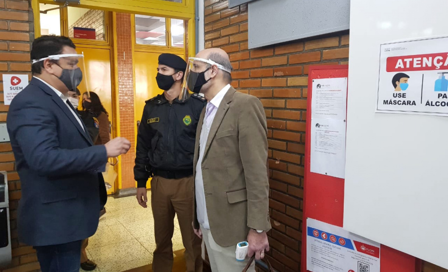 A Controladoria-Geral do Estado (CGE) visitou locais de prova do Concurso da Polícia Militar, no domingo (13), para verificar protocolos de segurança adotados pelo Núcleo de Concursos da Universidade Federal do Paraná (UFPR)