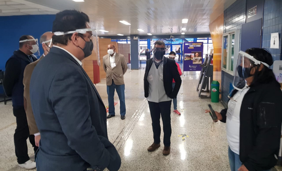 A Controladoria-Geral do Estado (CGE) visitou locais de prova do Concurso da Polícia Militar, no domingo (13), para verificar protocolos de segurança adotados pelo Núcleo de Concursos da Universidade Federal do Paraná (UFPR)