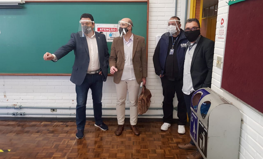 A Controladoria-Geral do Estado (CGE) visitou locais de prova do Concurso da Polícia Militar, no domingo (13), para verificar protocolos de segurança adotados pelo Núcleo de Concursos da Universidade Federal do Paraná (UFPR)