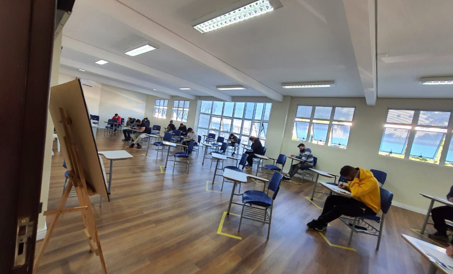 A Controladoria-Geral do Estado (CGE) visitou locais de prova do Concurso da Polícia Militar, no domingo (13), para verificar protocolos de segurança adotados pelo Núcleo de Concursos da Universidade Federal do Paraná (UFPR)