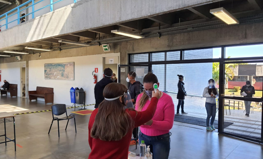 A Controladoria-Geral do Estado (CGE) visitou locais de prova do Concurso da Polícia Militar, no domingo (13), para verificar protocolos de segurança adotados pelo Núcleo de Concursos da Universidade Federal do Paraná (UFPR)