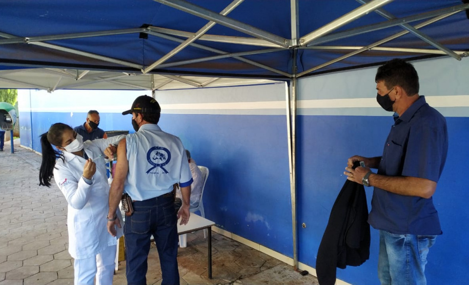 Paraná mantém crescimento na vacinação contra a Covid-19 e bate recorde no final de semana. Foto:SESA