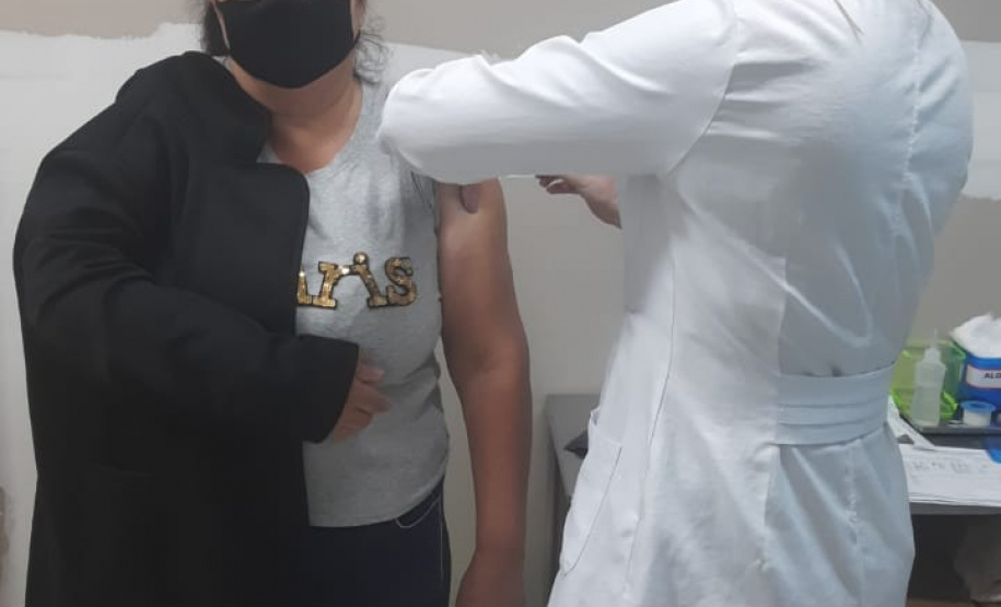 Paraná mantém crescimento na vacinação contra a Covid-19 e bate recorde no final de semana. Foto:SESA