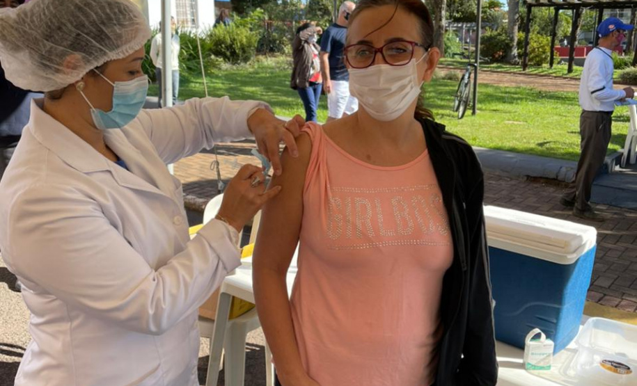 Paraná mantém crescimento na vacinação contra a Covid-19 e bate recorde no final de semana. Foto:SESA