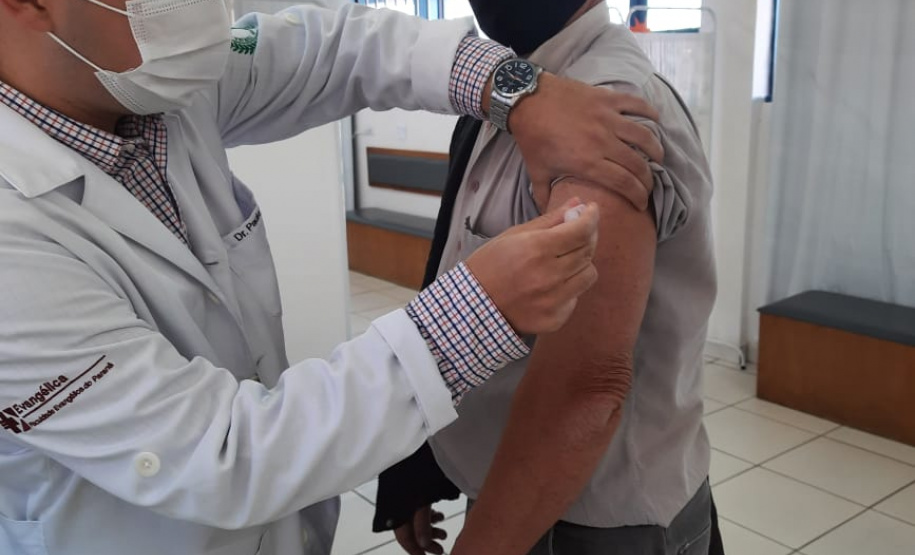 Paraná mantém crescimento na vacinação contra a Covid-19 e bate recorde no final de semana. Foto:SESA