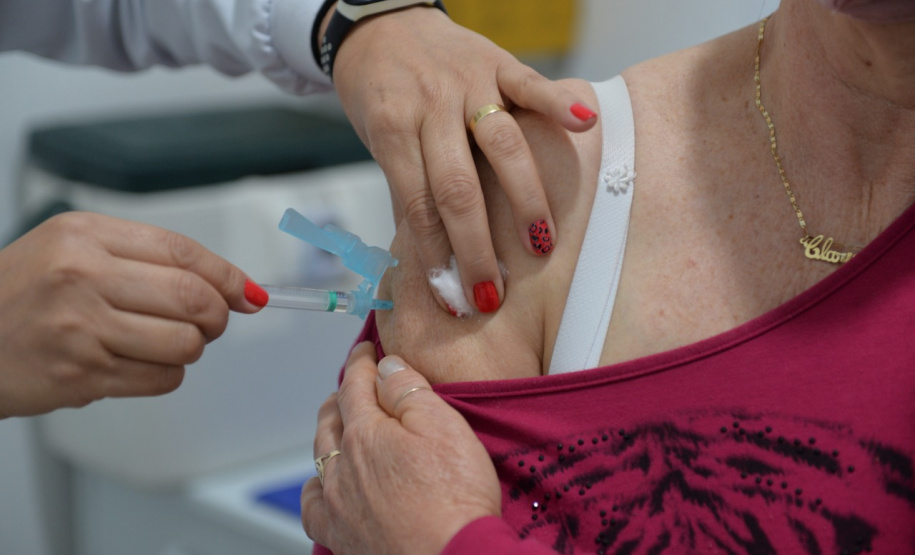 Paraná mantém crescimento na vacinação contra a Covid-19 e bate recorde no final de semana. Foto:SESA